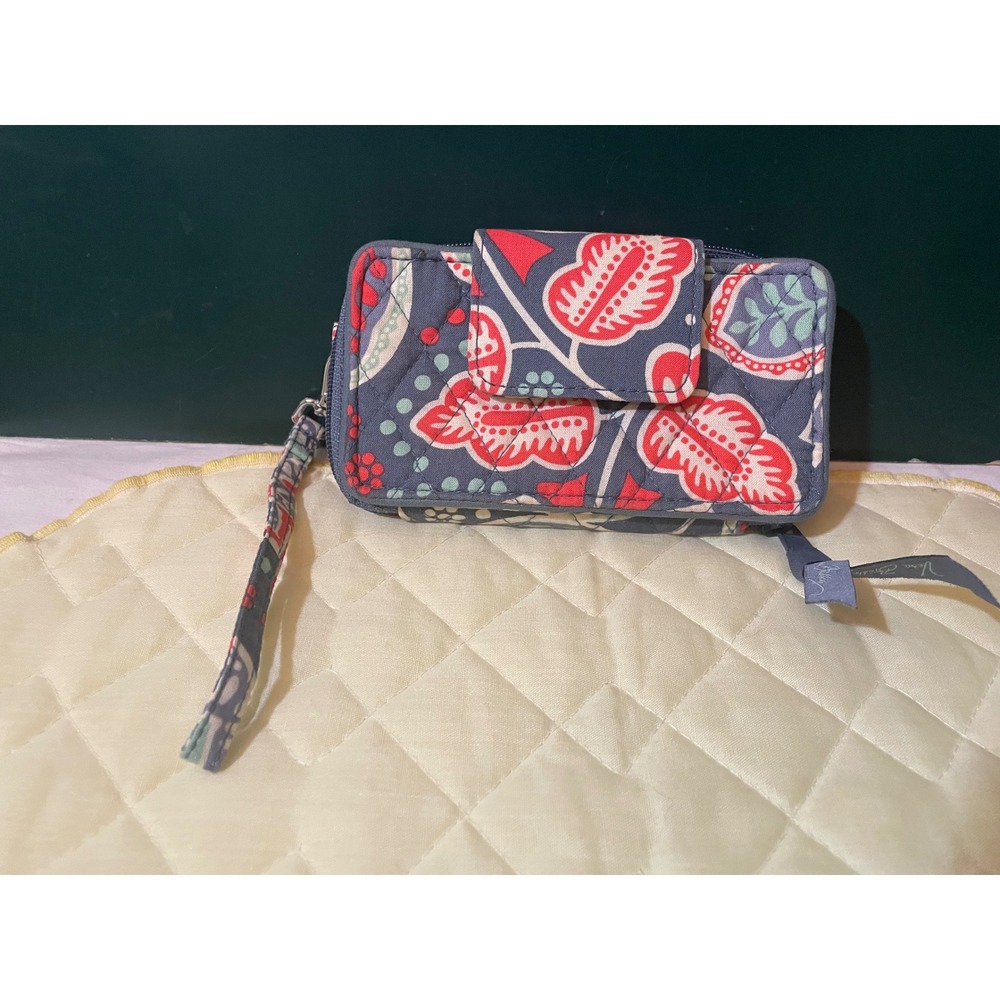Vera Bradley Nomadic Floral Wristlet Wallet Zip Around Clutch